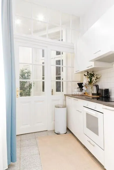 Very Spacious Apartment Close To Akh Vienna